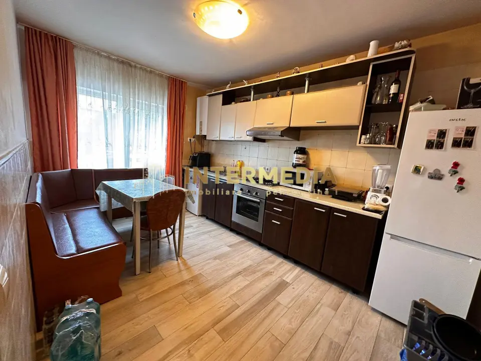 Casa in Centru finisata, mobilata, utilata complet, fotografia 9
