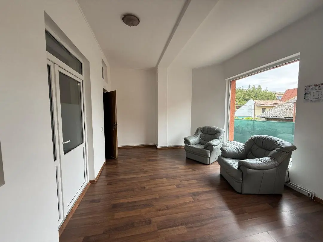 Casă individuală de vânzare în zona Cetate, aproape de Cetatea Alba Carolina, fotografia 3