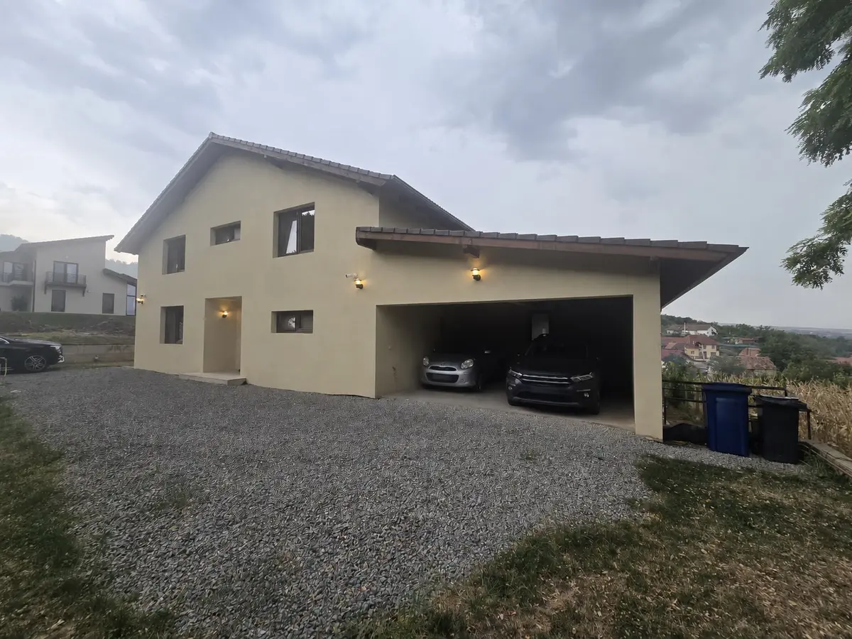 Vilă modernă de vânzare, construcție nouă, aproape de Alba Iulia, 330.000 euro, fotografia 1