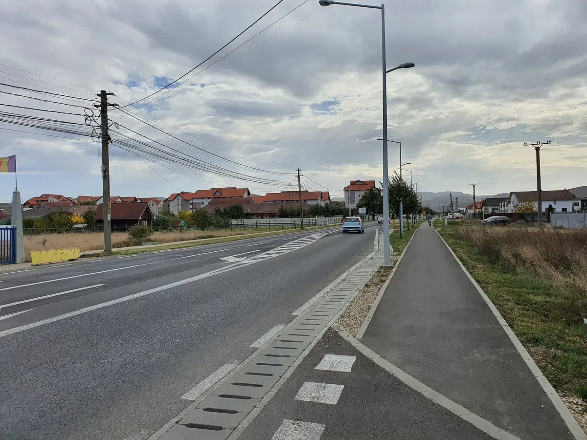Casă înșiruită de vânzare în Sebeș, 191 mp utili, zonă de case noi, fotografia 4