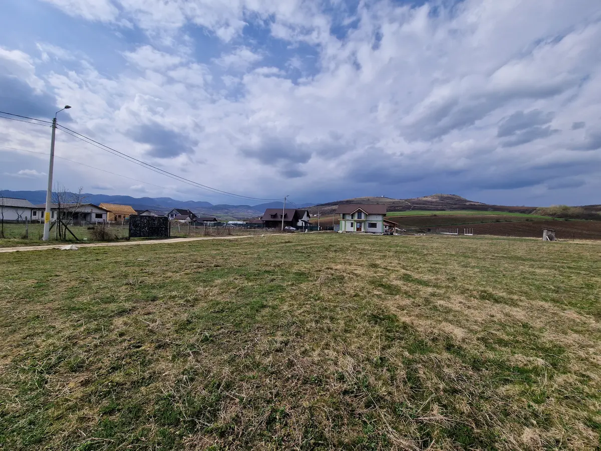 Teren intravilan de vânzare în Ighiu, 1020 mp, fotografia 1