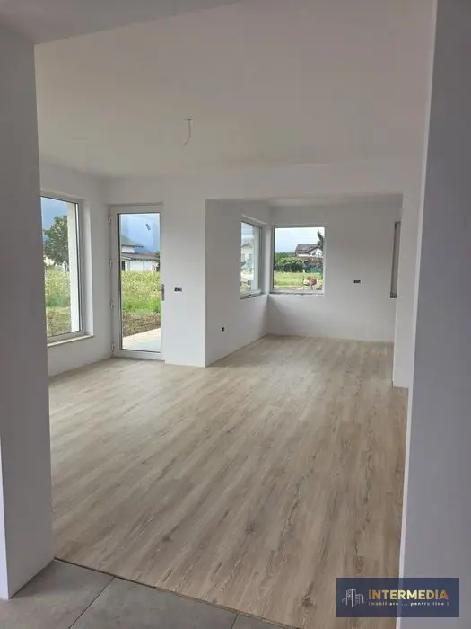 Casă cu 3 dormitoare și living, Alba Iulia, 105 mp utili, teren 430 mp, fotografia 5