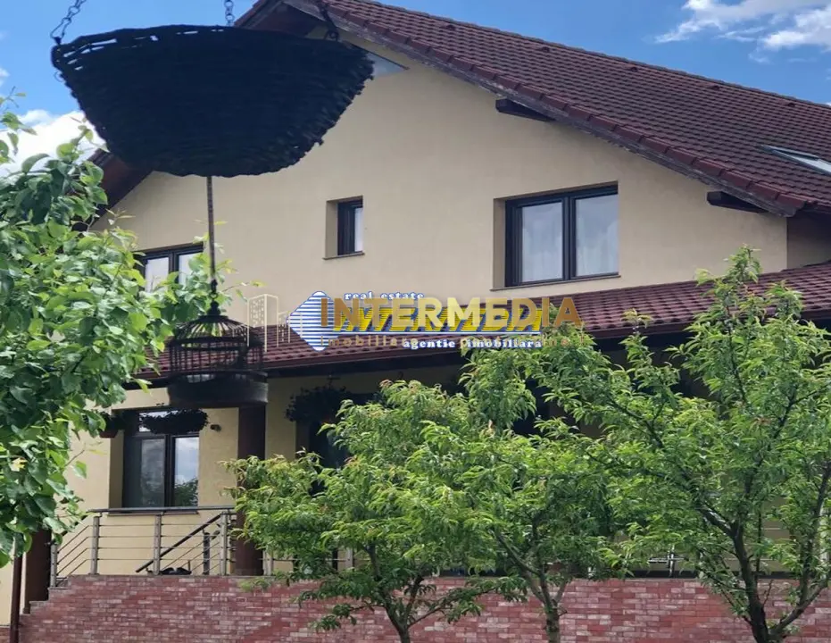 Vila de Vanzare in Alba Iulia CETATE Kaufland 6 camere D+P+E cu 2550 mp. Teren, fotografia 9