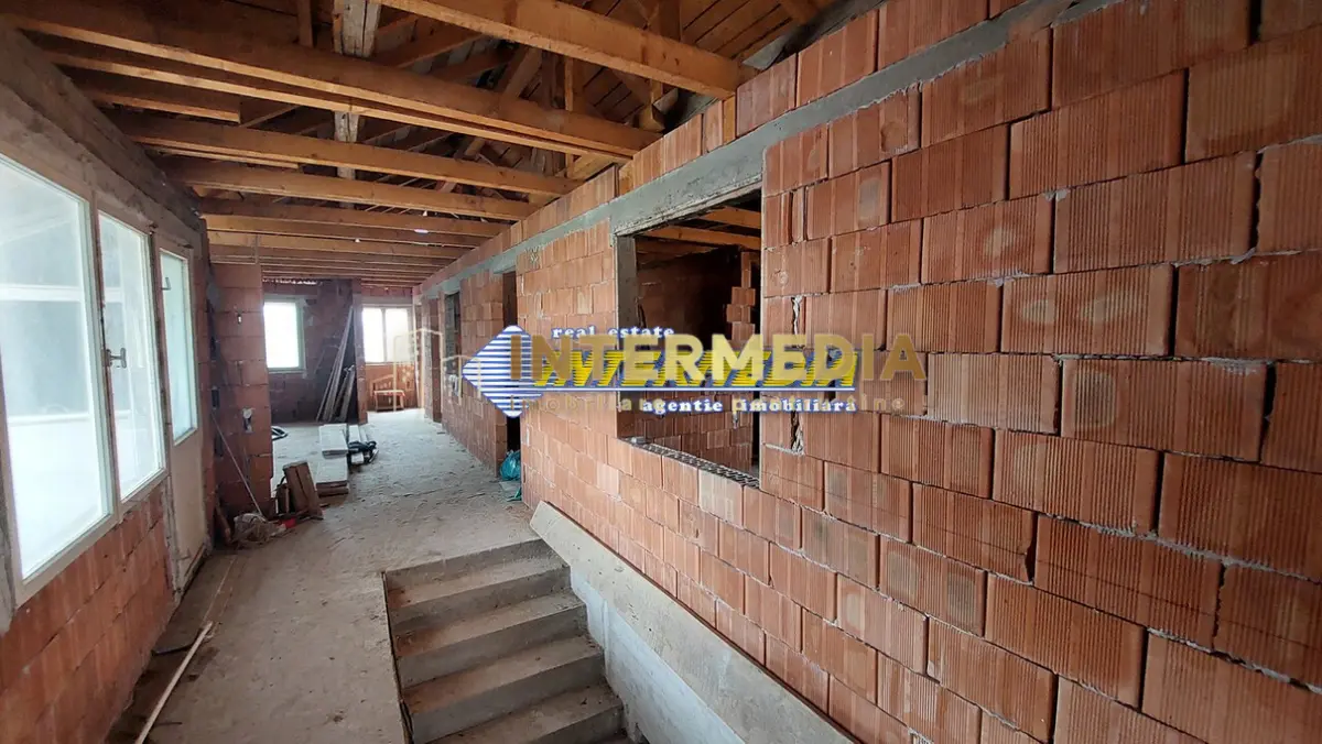 Casa semifinisata P+E+M Vanzare cu 600 mp teren in CENTRU Alba Iulia, fotografia 9