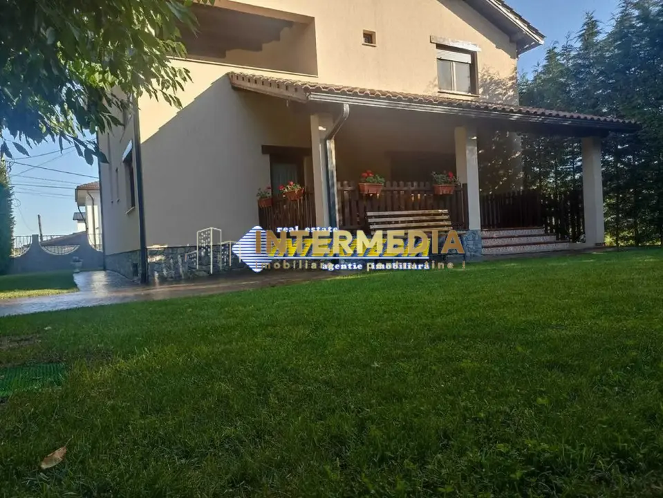 Casa de vanzare Alba Iulia CETATE cu 4 dormitoare si living finisata complet, fotografia 6