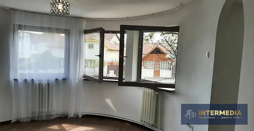 Spațiu comercial pe P+1 în zona Centru, Alba Iulia, potrivit pentru birou sau cabinet, fotografia 1