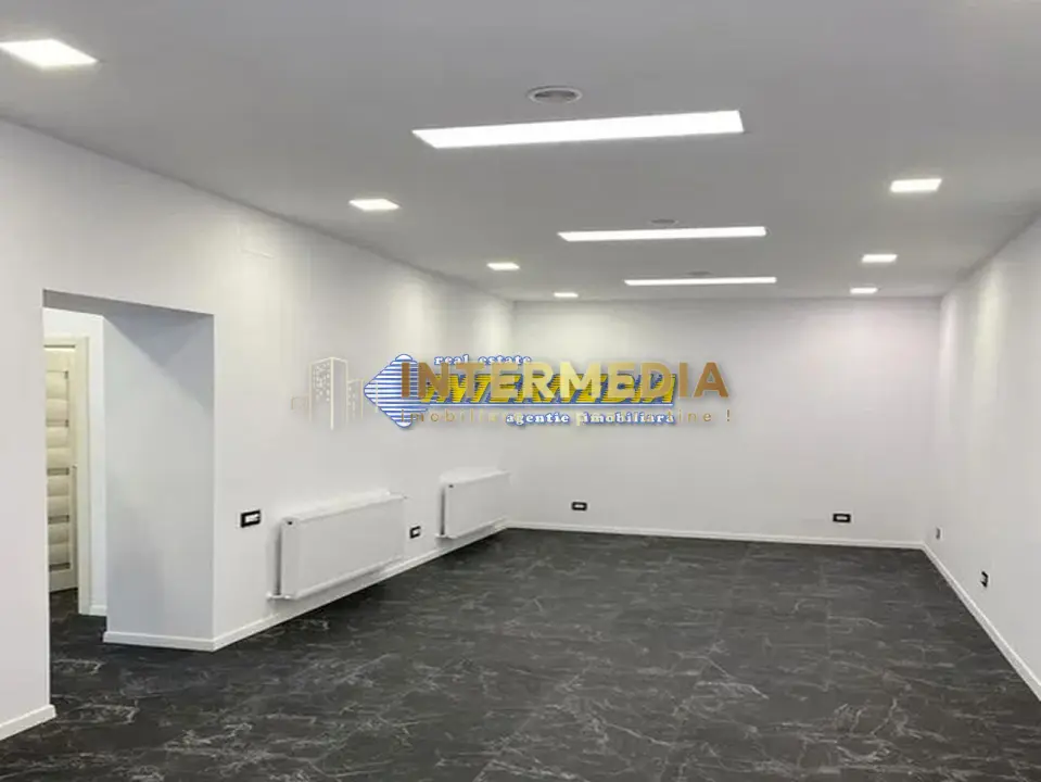 Spatiu Comercial si Birouri de vanzare Alba Iulia Zona Cetate Closca, fotografia 1