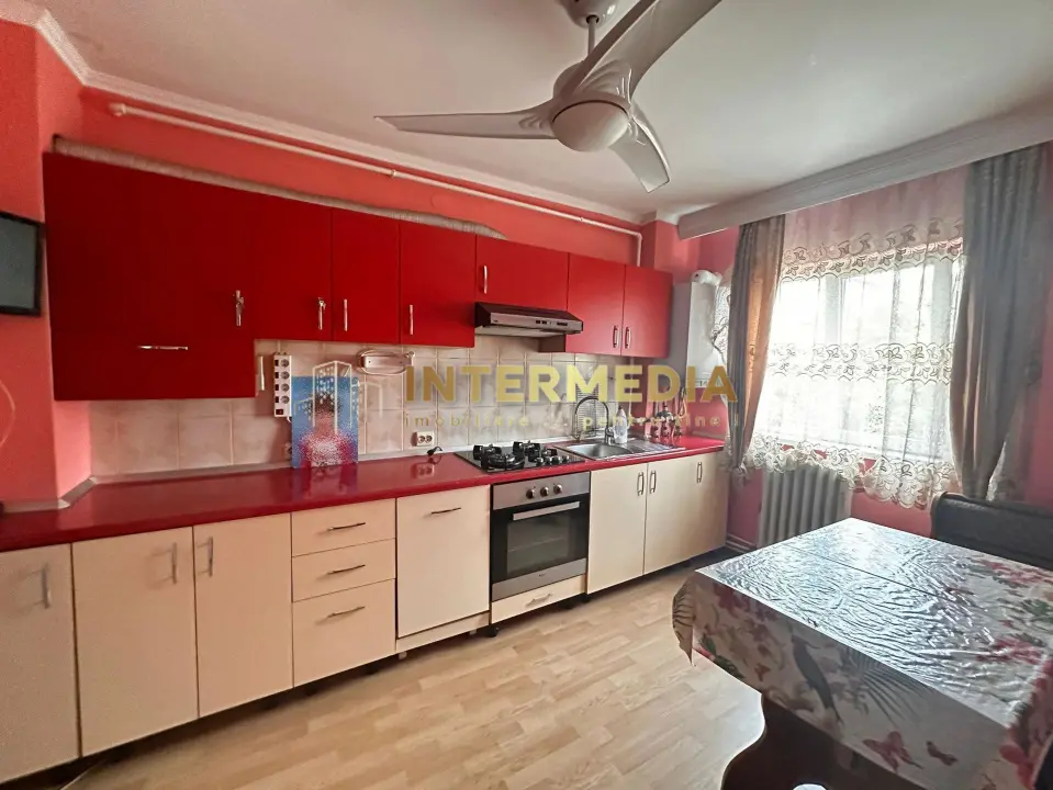 Vanzare Apartament 4 camere Deco CETATE Mercur 2 bai 90 mp cu balcon si pod, fotografia 8