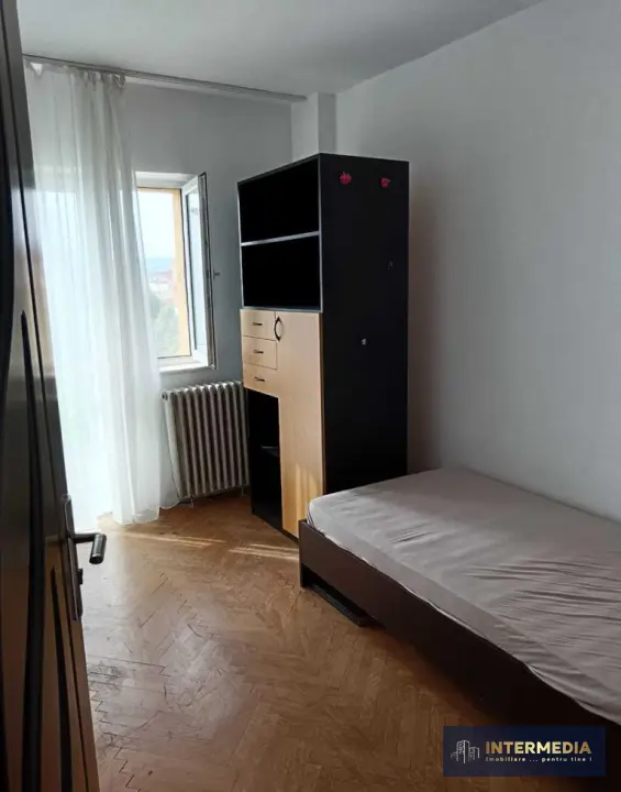 Apartament cu 3 camere decomandat, 2 băi, 2 balcoane, 70 mp, în Cetate, fotografia 6