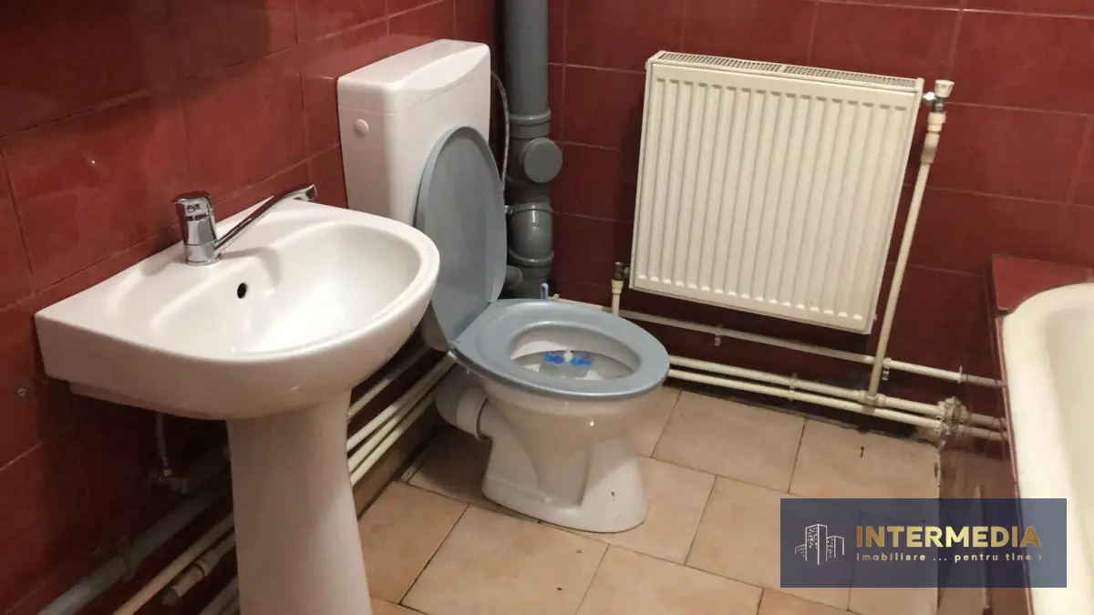 Casă cu 3 camere, 100 mp, de închiriat pentru birouri sau locuit, zona Tolstoi, Alba Iulia, fotografia 11