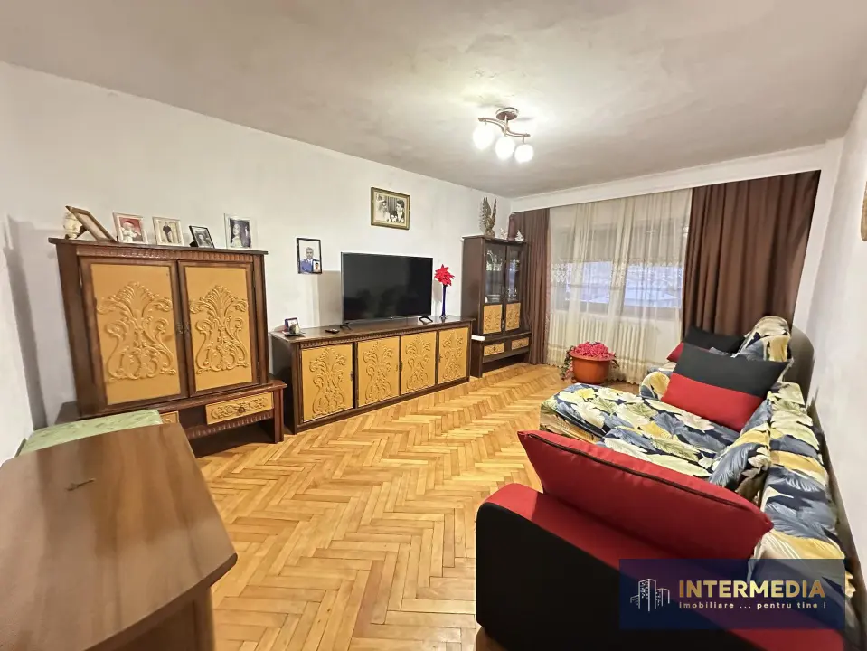 Apartament 3 camere, 68 mp, 2 Bai, Balcon, Pivnita, CETATE Mercur, Mobilat, fotografia 2