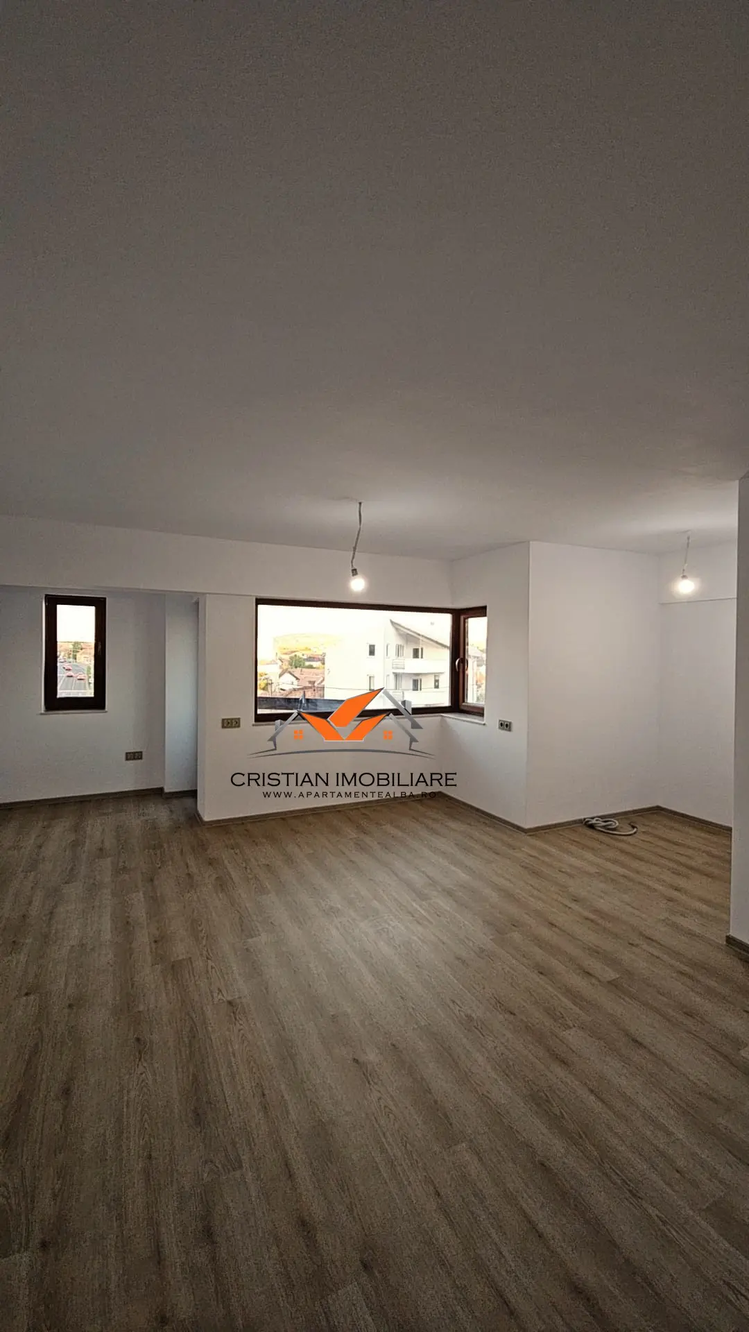 Apartament cu 3 camere decomandate, etaj 1, zona Centru, Alba Iulia, fotografia 2
