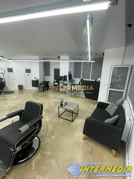 Vanzare Spatiu Comercial 78 mp CETATE zona Bulevard FINISAT Pozitie Super, fotografia 3