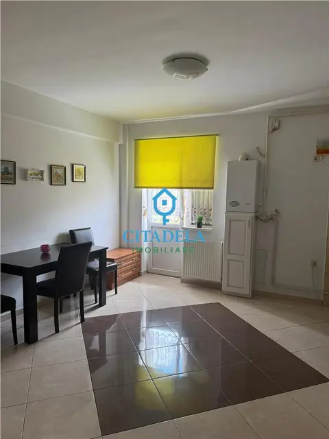 Apartament cu 2 camere de închiriat, semidecomandat, zona Centru, Alba Iulia