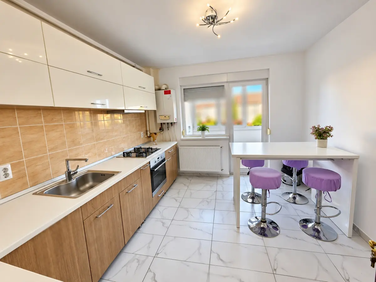 Apartament 2 camere decomandat, 2 balcoane, etaj 1, mobilat, zona Kaufland Cetate, fotografia 1