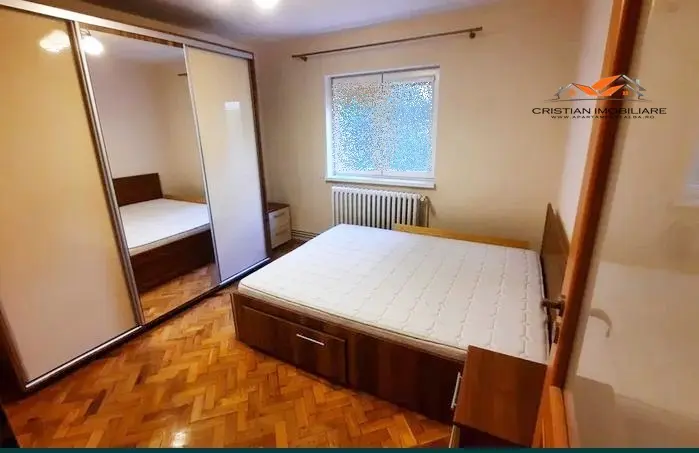 Apartament cu 3 camere decomandat, etaj 1, mobilat și utilat, în Cetate, fotografia 1