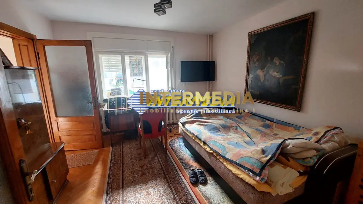Casa de vanzare cu 5 camere in cartier Cetate Alba Iulia finisata D+P+E, fotografia 3