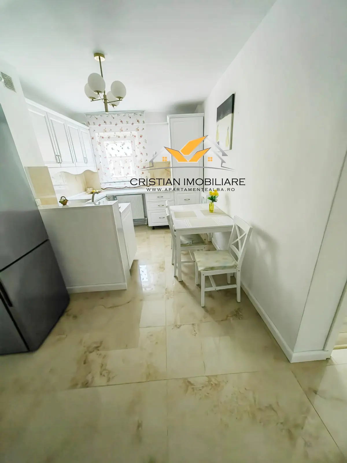 Apartament decomandat cu 3 camere, etaj 2, mobilat și utilat, Cetate, Alba Iulia, fotografia 1