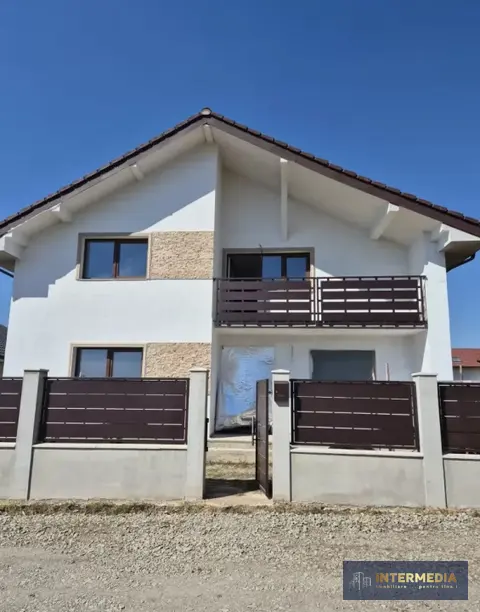 Casă nouă, P+1, 170 mp utili, Alba Iulia, zona Micești, semifinisată, teren 389 mp