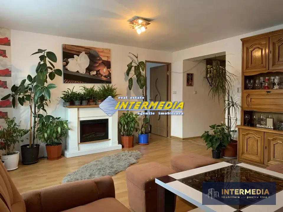Casa de vanzare P+E Alba Iulia zona Centru finisata pretabila pensiune, fotografia 1