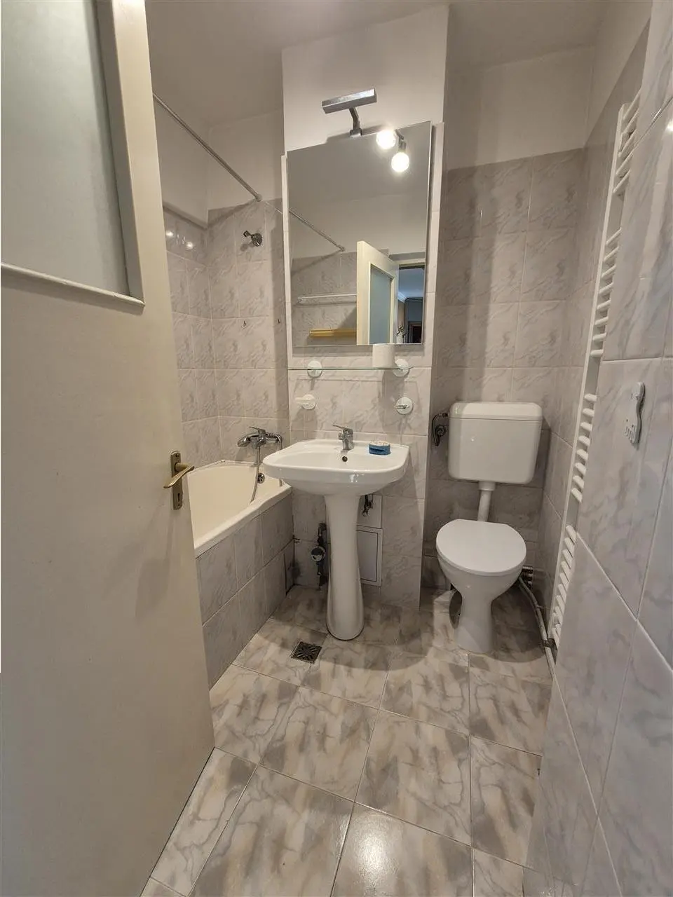 Apartament cu 4 camere, decomandat, în zona Cetate, Alba Iulia, fotografia 13