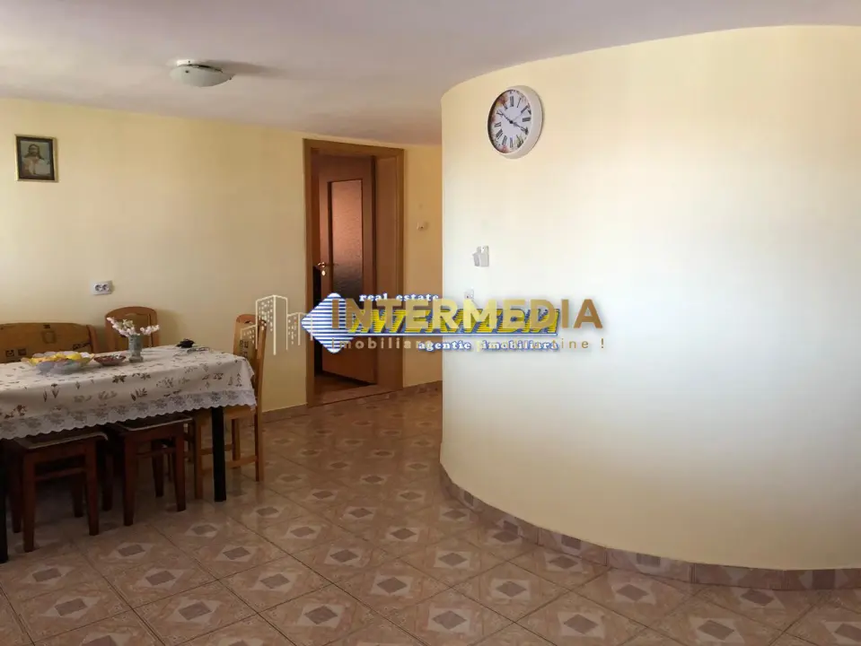 Casa deosebita D+P+E de vanzare CETATE cu 900 mp. teren, fotografia 3