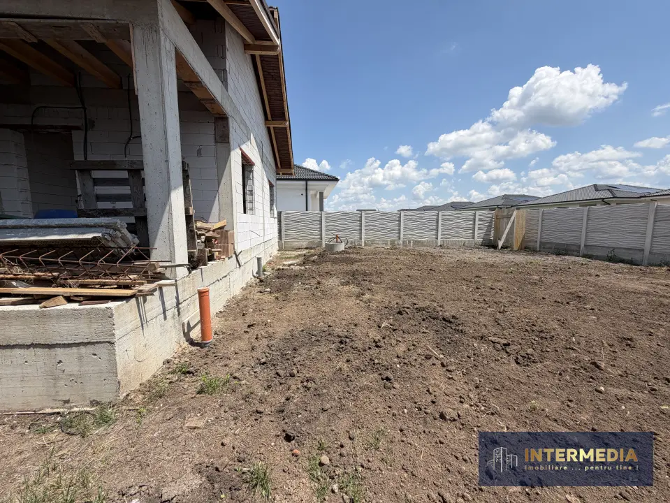 Casă de vânzare, Alba Iulia, 4 camere, teren 423 mp, toate utilitățile, fotografia 3