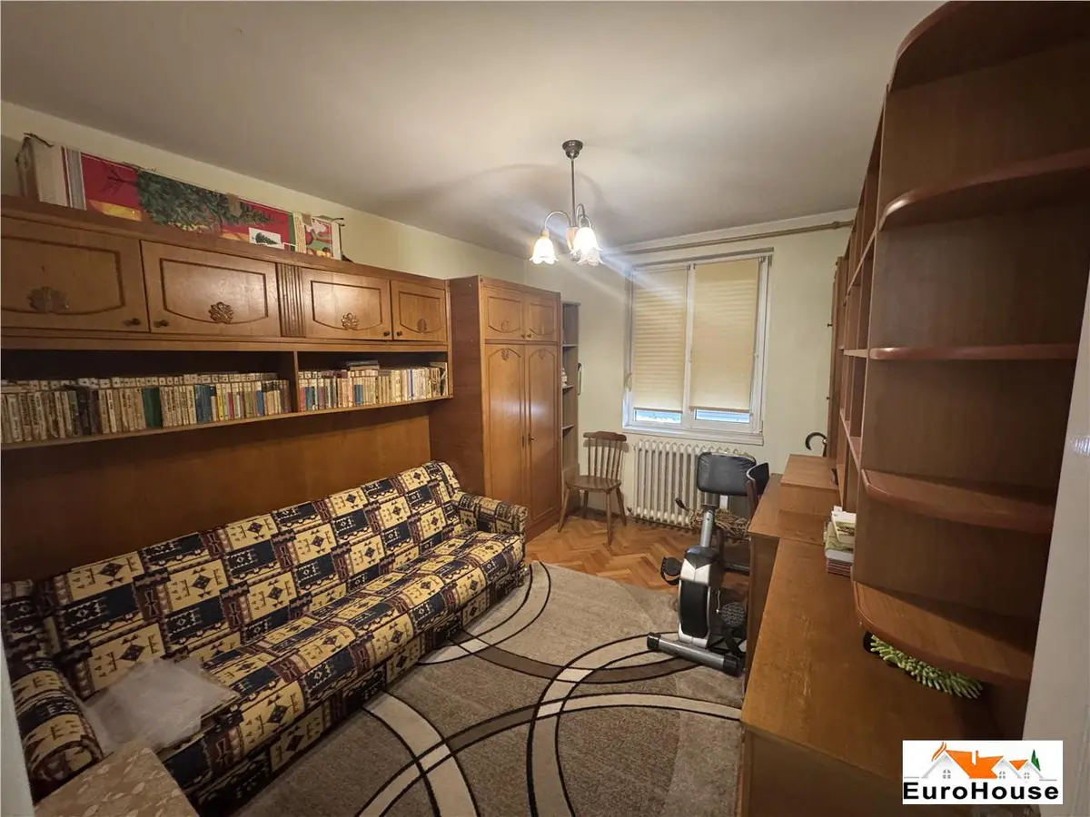 Apartament cu 4 camere de vânzare în Alba Iulia, zona Cetate, fotografia 9