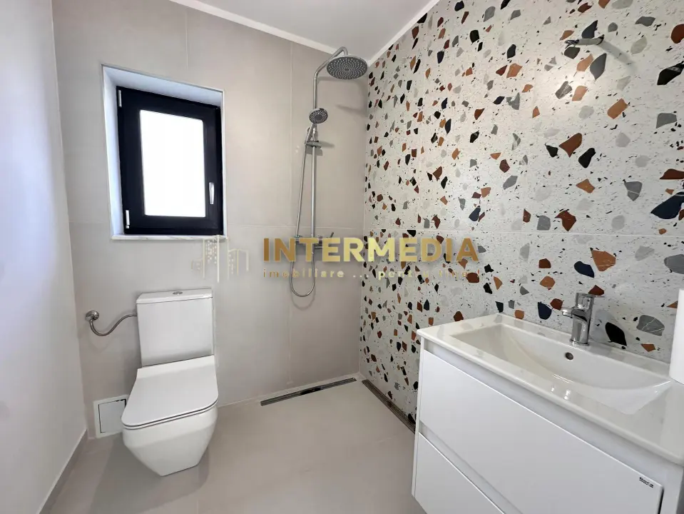 CASA NOUA, 90 MP, FINISATA LA CHEIE, ASFALT, TOATE UTILITATILE, fotografia 4