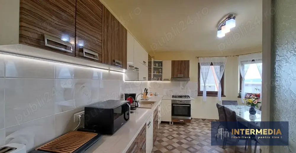 Casă de vânzare D+P+M în Alba Iulia, CETATE Schit cu 2 Garaje si 550 mp. Teren, fotografia 3