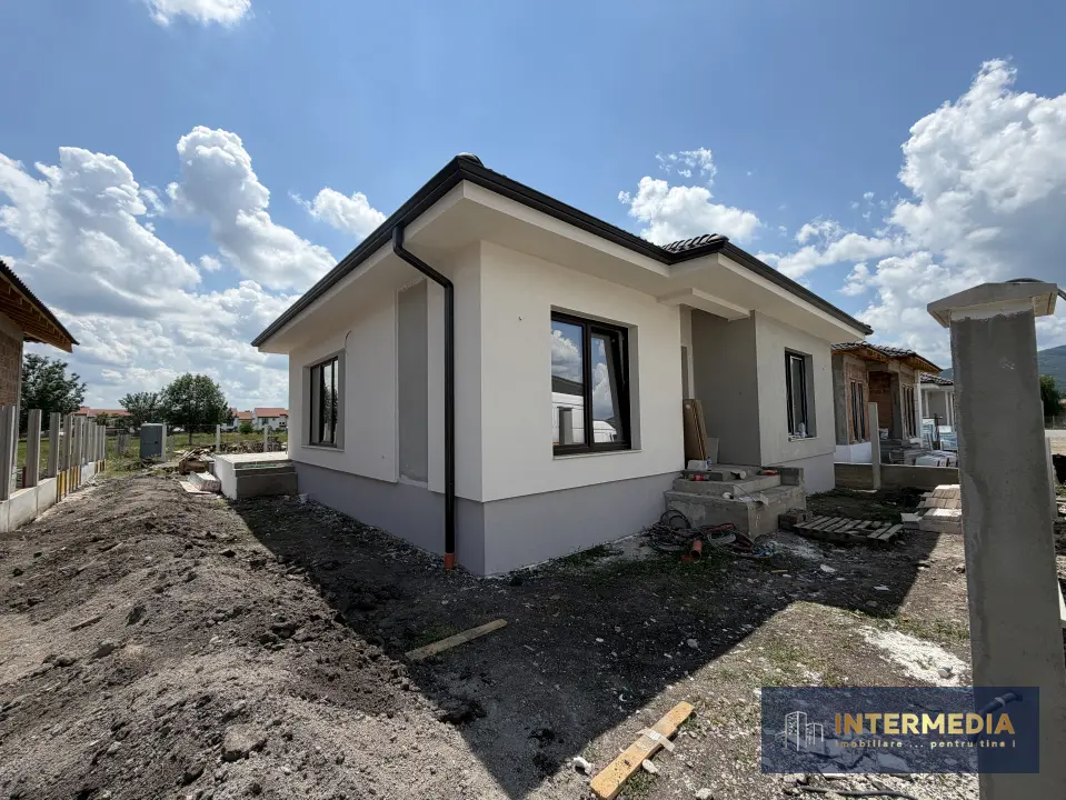 Vanzare Casa Noua 4 camere 2 Bai Terasa S.util 100 mp. Teren 400 mp. Finisata, fotografia 3