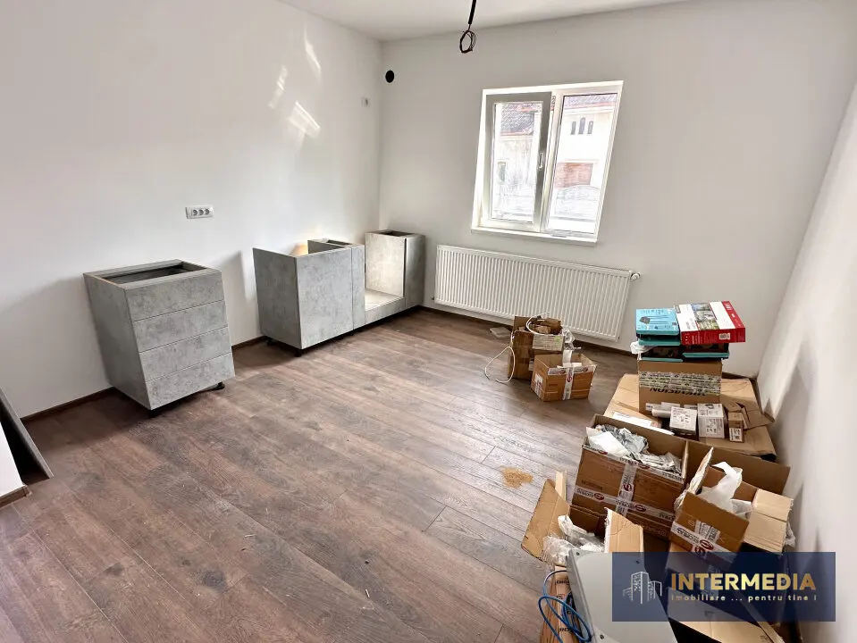 Casă de vânzare, 245 mp utili, teren 446 mp, compartimentată în 5 apartamente, fotografia 10