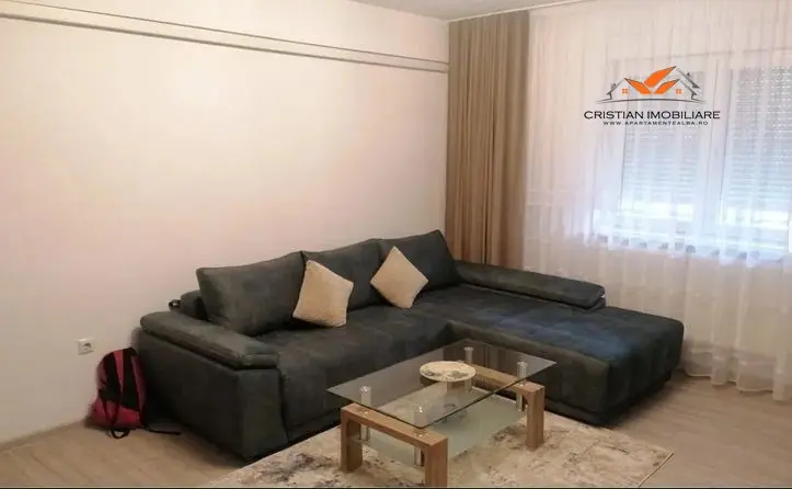 Apartament 3 camere de închiriat, bloc nou, etaj 1, mobilat și utilat, Centru, fotografia 2