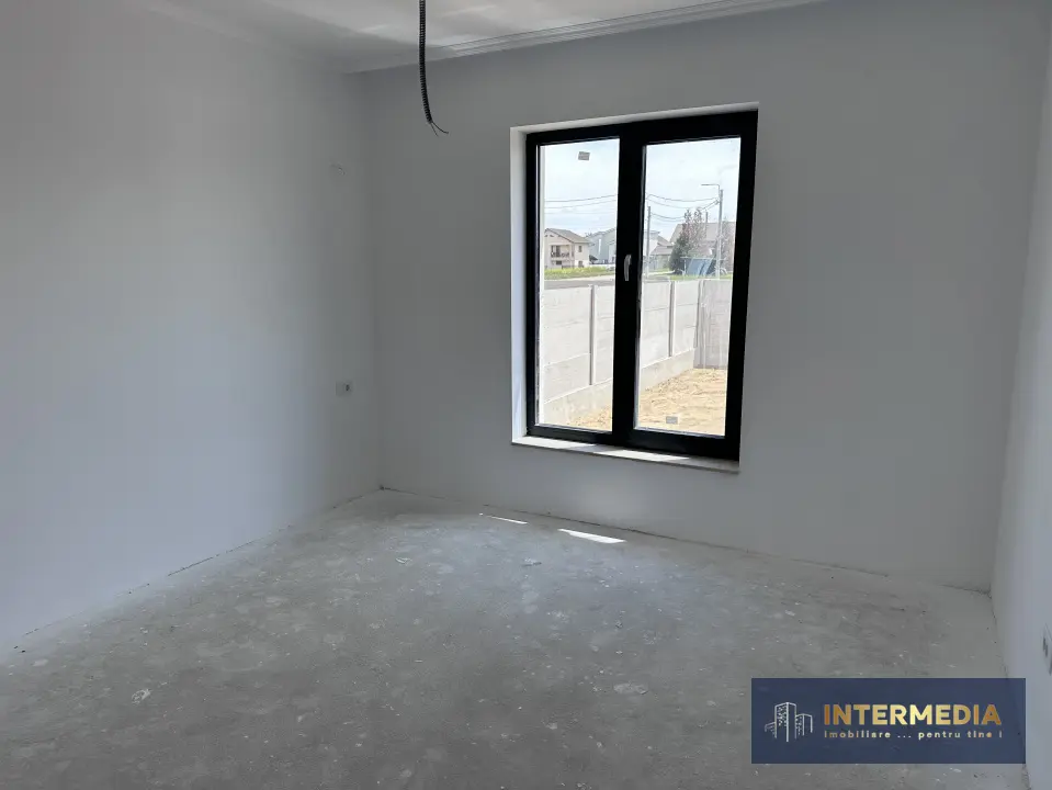 Casa individuala moderna, 4 camere, 102 mp, teren 423 + panouri fotovoltaice, fotografia 4