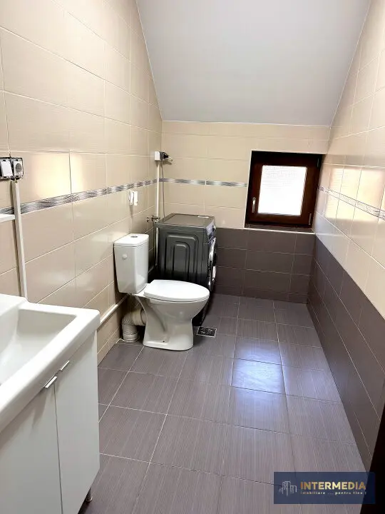 Casă în Alba Iulia, 5 camere, 3 băi, mobilată și utilată, teren 427 mp, fotografia 6