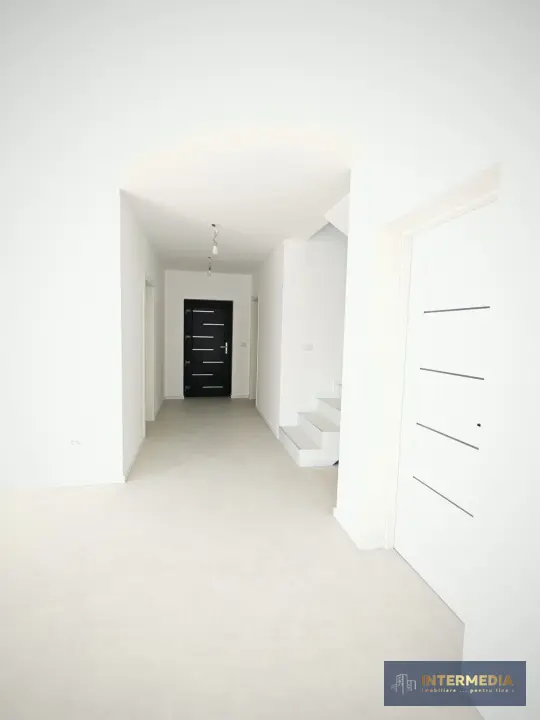 CASA NOUA, 4 CAMERE, 61 130 MP, TERASA, Teren 361 mp, DE VANZARE, fotografia 7