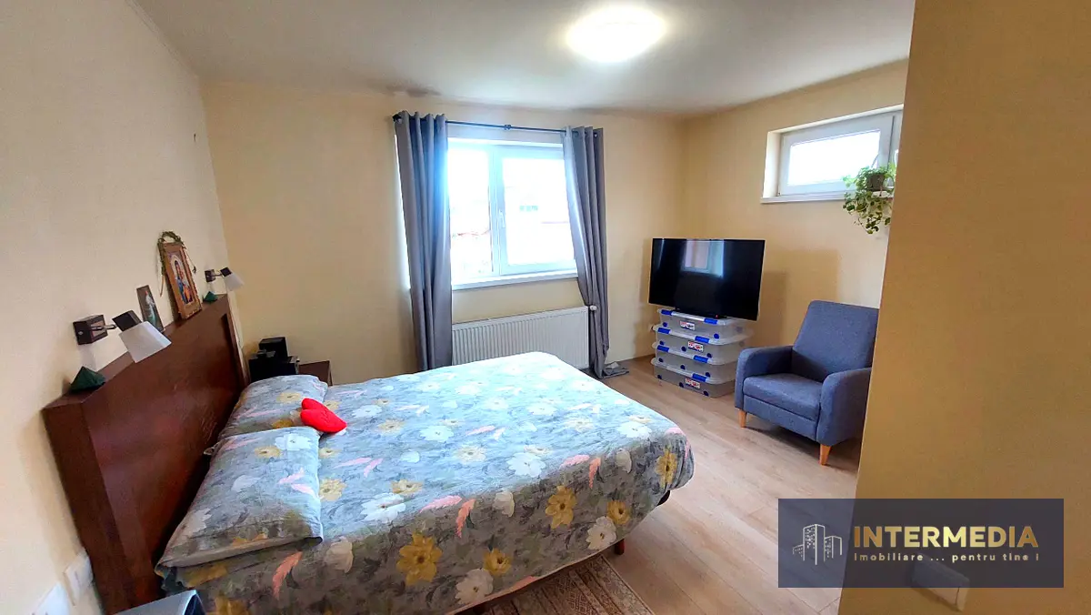 Gospodarie, casa cu 5 camere si 8272 mp teren, in Oarda, fotografia 7