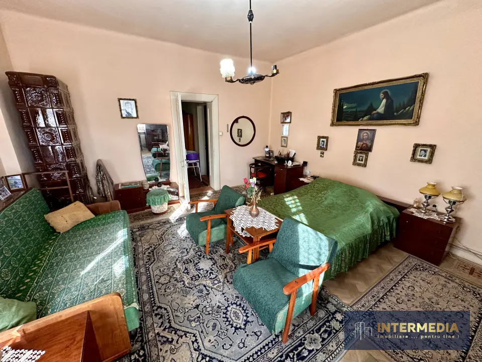Apartament în casă, 3 camere, 132 mp utili, 3 pivnițe de 68 mp, zonă ultracentrală, fotografia 2