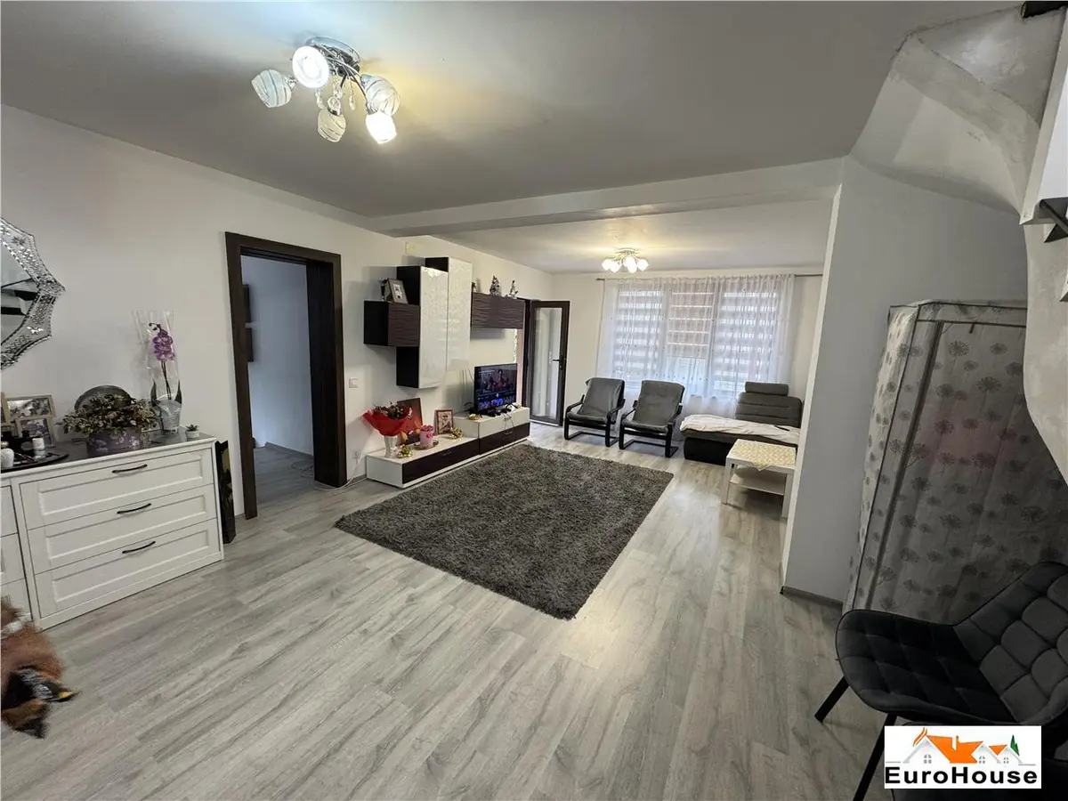 Casă de vânzare în Alba Iulia, zona Ampoi 3, 160 mp utili și 610 mp teren, fotografia 2