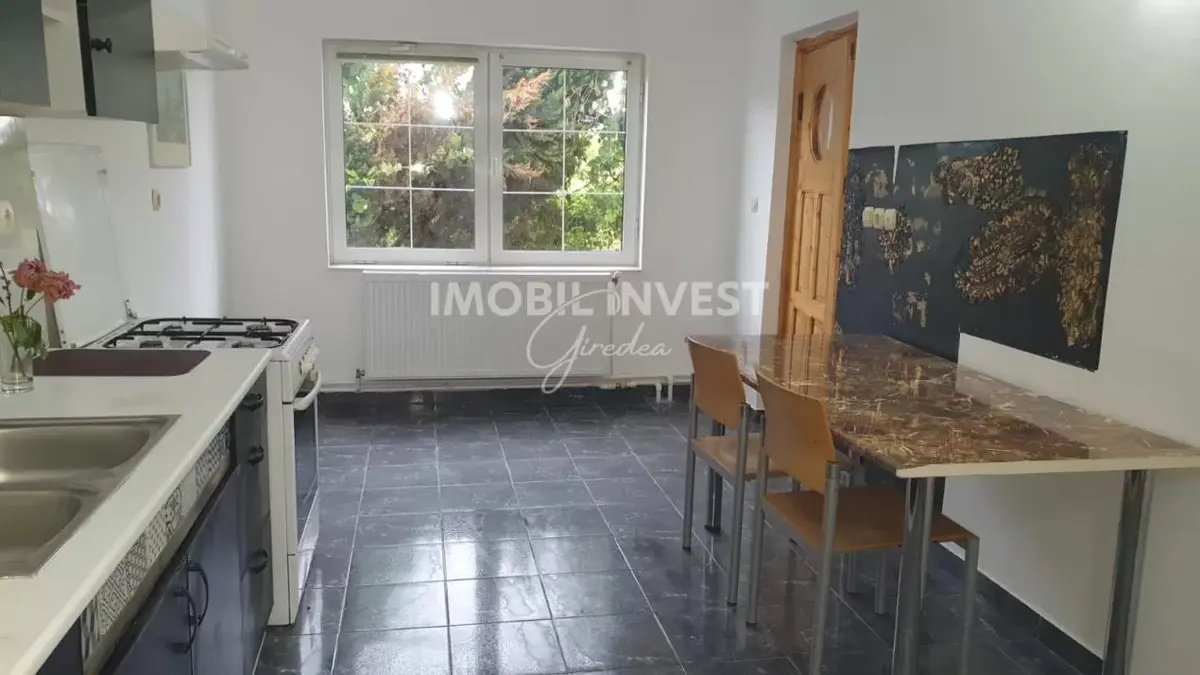 Casă cu living, 3 dormitoare și 2 băi, zona Tolstoi, Alba Iulia, fotografia 1