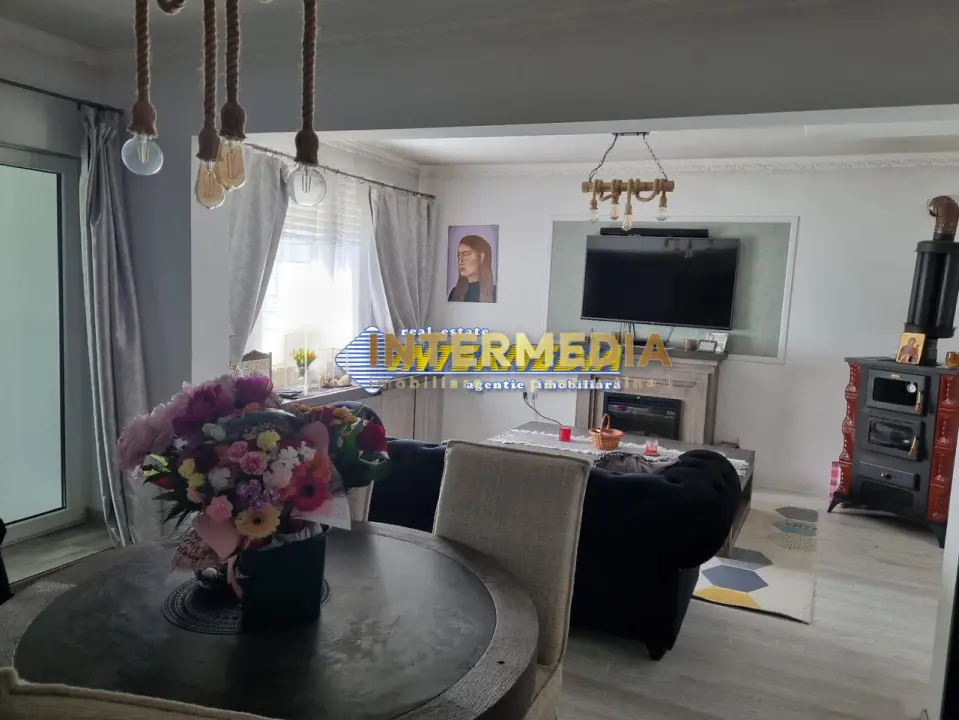 Casa P+E de vanzare recent renovata in Centru cu 680 mp teren, fotografia 11