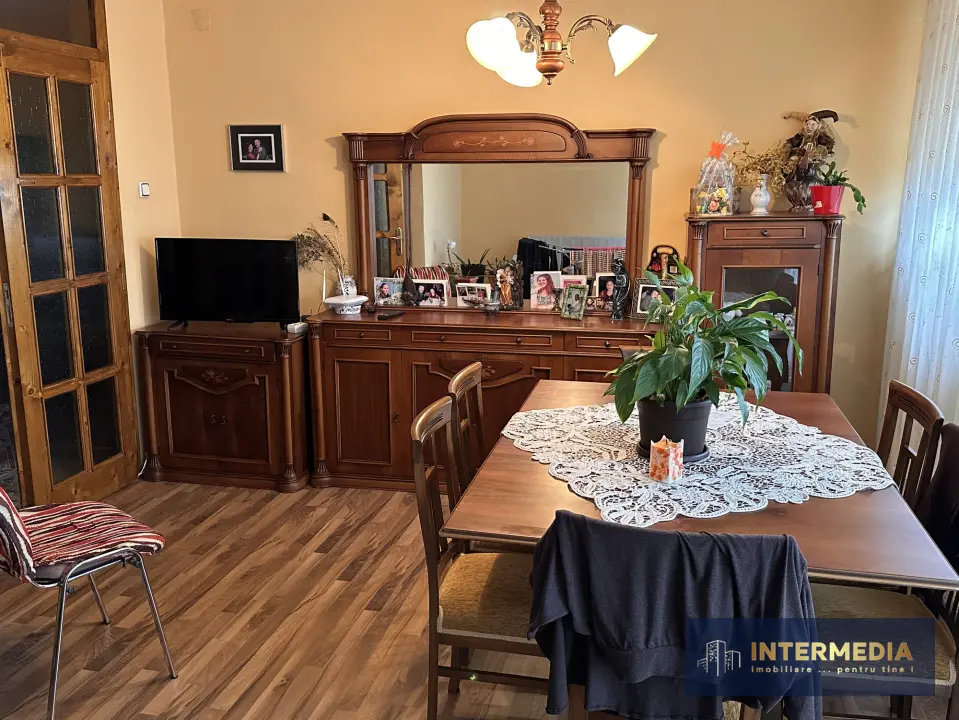 Vanzare Apartament 4 camere modificat in 3 CETATE M-uri vedere Parc 2 bai 2 balc, fotografia 9