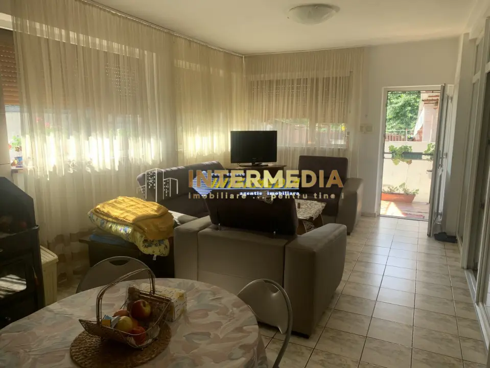 Casa de vanzare 5 camere teren aferent 1410 mp cu toate utilitatile zona Oarda, fotografia 5