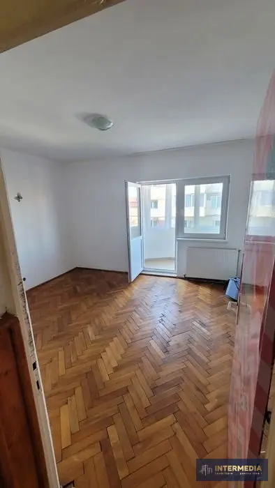 Apartament cu 2 camere, decomandat, boxă la subsol, etaj 1, 2 balcoane, fotografia 6