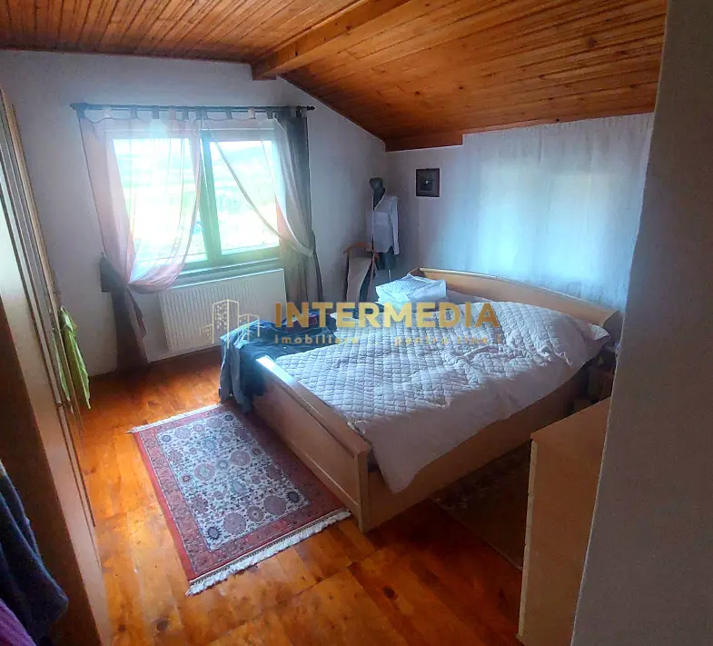 Casa Noua de vanzare P+E+M cu 3250 mp teren in Zona Ciugud, fotografia 4