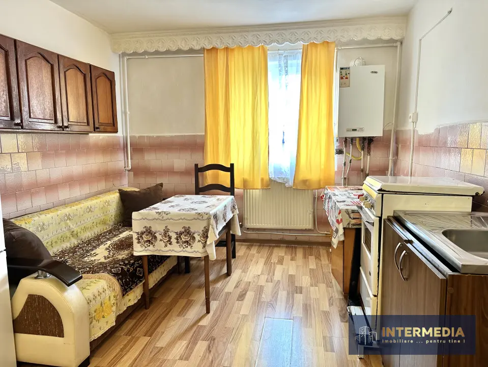Apartament 2 camere, 52 mp, CETATE zona MERCUR, ALBA IULIA, mobilat, fotografia 1