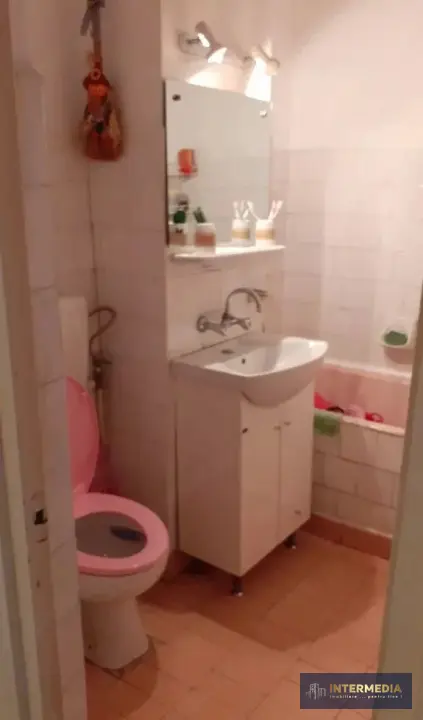 APARTAMENT 2 CAMERE, DECOMANDAT, ETAJ 3, 52 MP, PARTIAL MOBILAT, fotografia 3