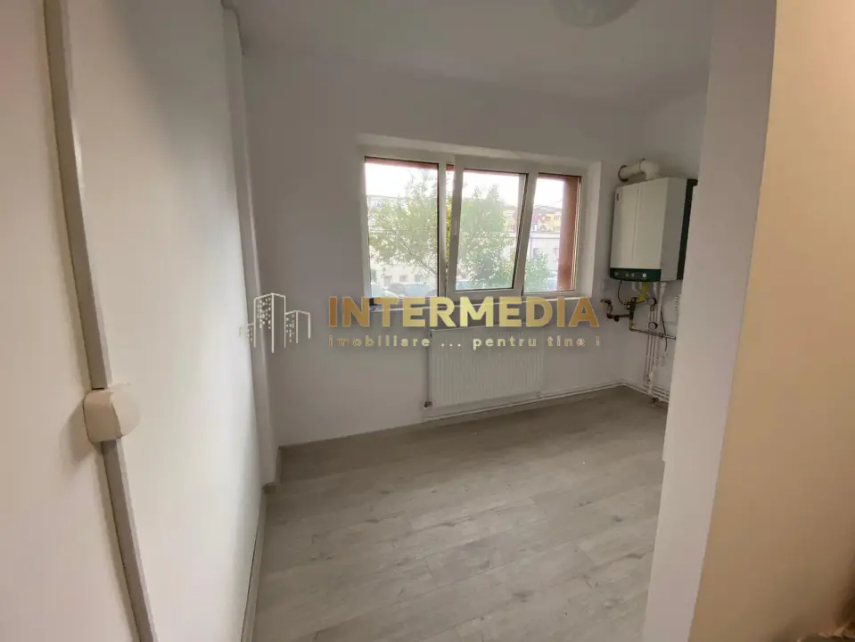 Inchiriere Spatiu Comercial la Bulevard 34 mp. finisat si utilat complet, fotografia 12
