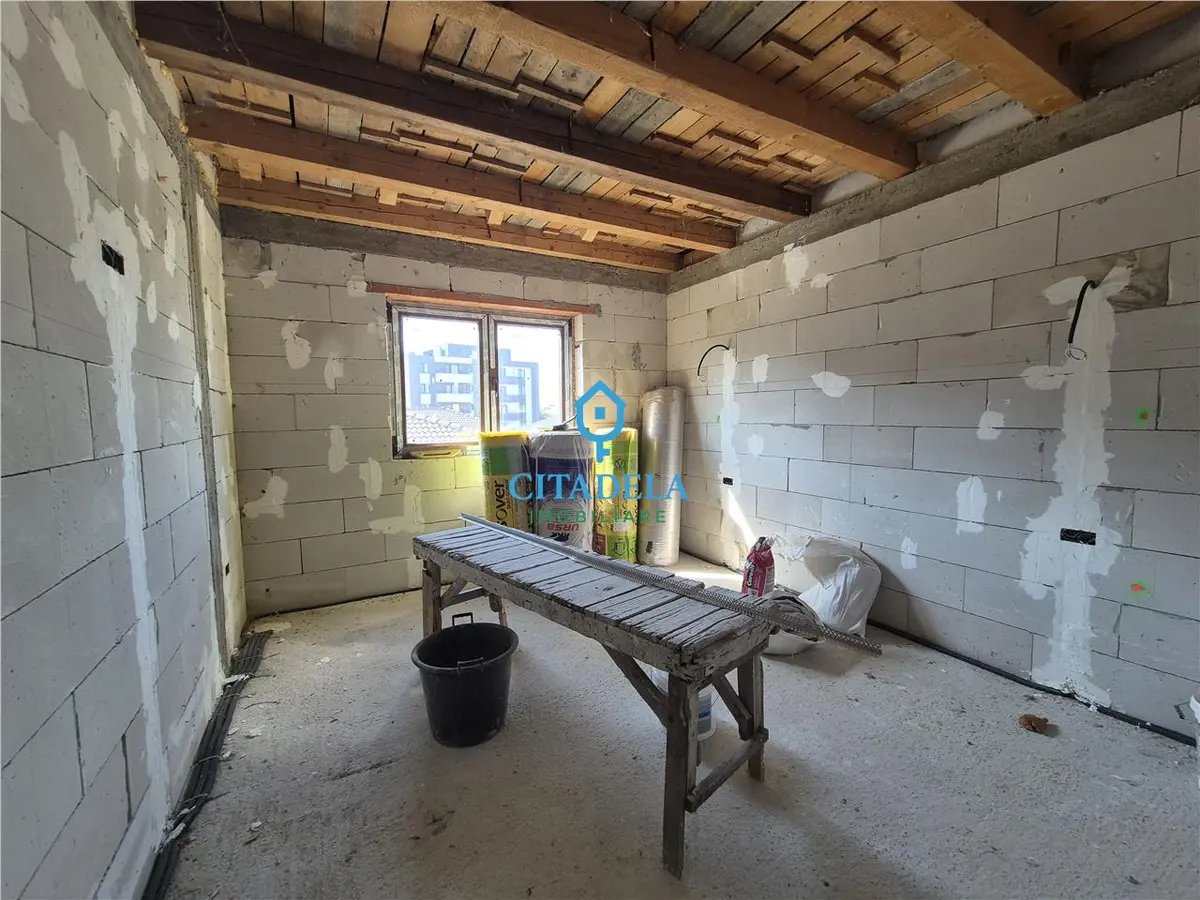 Casa, la rosu, 165000 euro, fotografia 14
