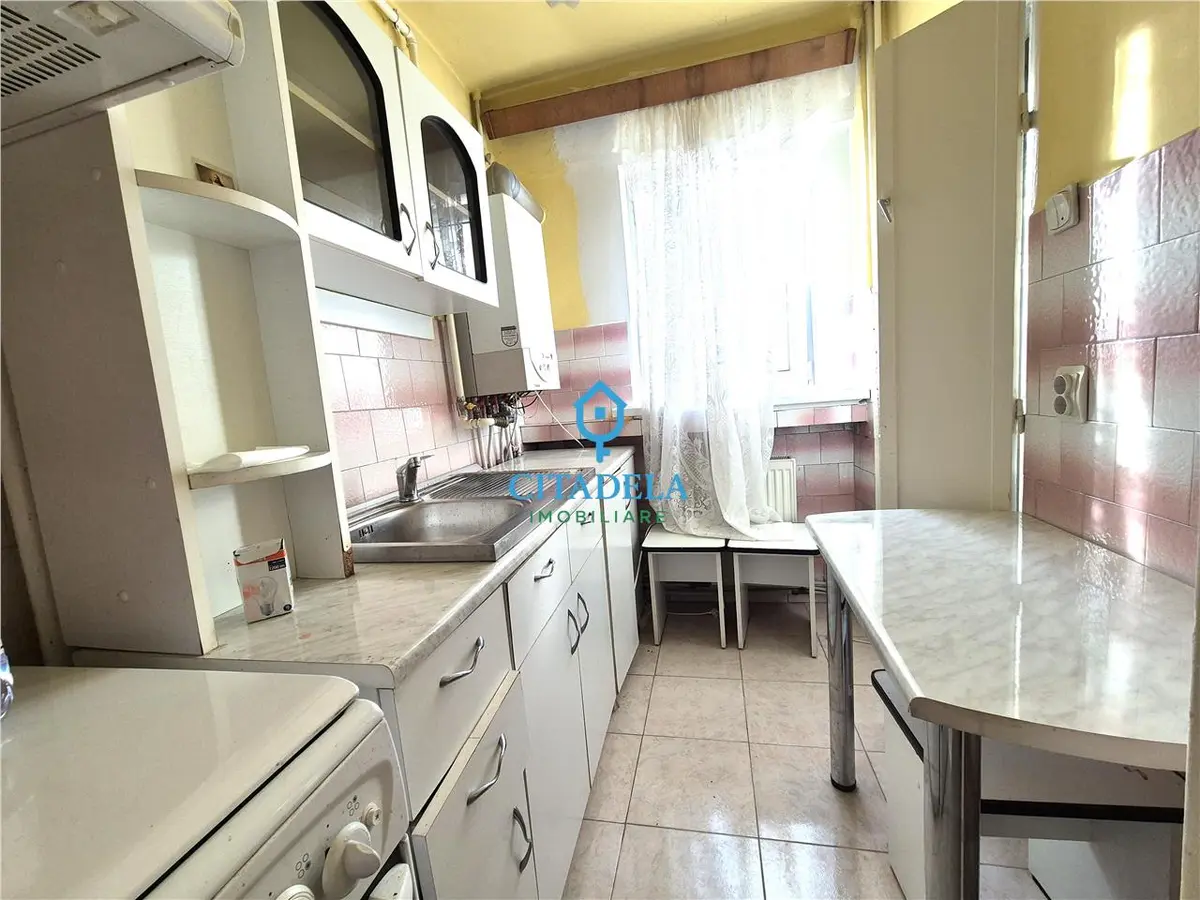 Garsonieră decomandată în zona M-uri, Cetate, Alba Iulia, etaj 5, fotografia 4